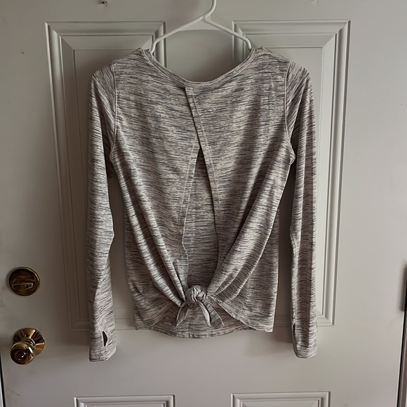 EUC Zyia ‘Ash Split Back Long Sleeve T’ - Picture 6 of 9
